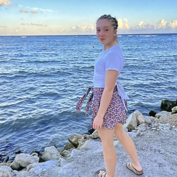 Meet your Posher, Tatum - Picture 1 of 1